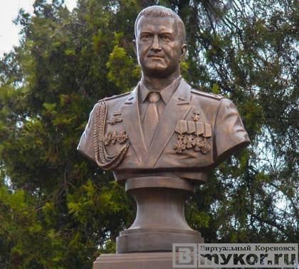 В Кореновске торжественно открыли памятник погибшему в Сирии Герою России Ряфагатю Хабибуллину